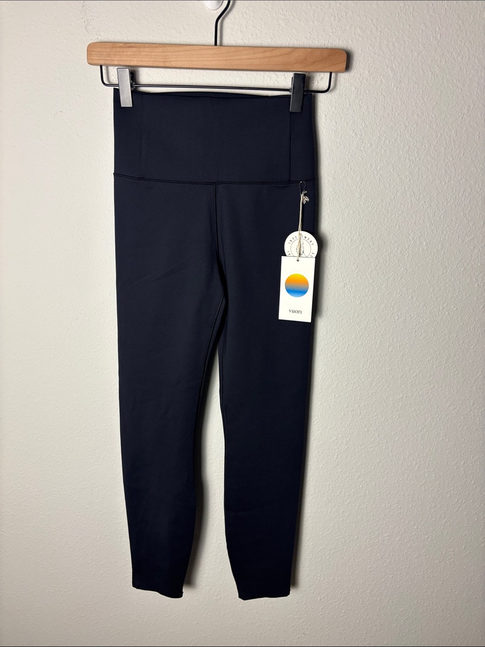 NWT Vuori Evolve Legging Black VW497
